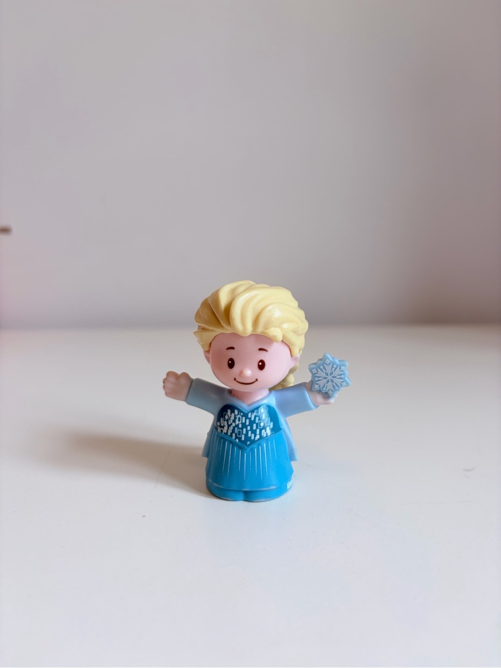 (5/$25) Fisher Price Little People Elsa Figure